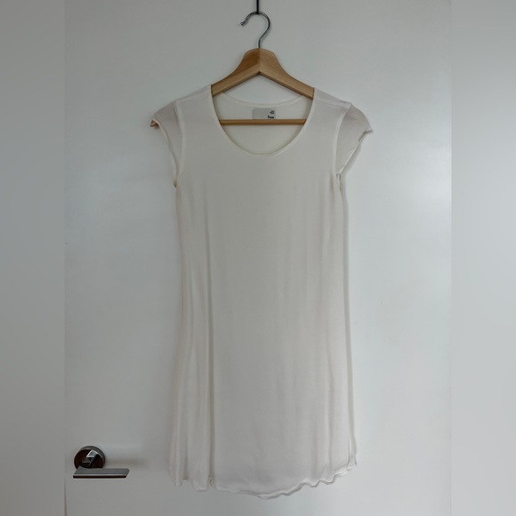 Aritzia Wilfred Free T shirt Dress - Picture 2 of 4